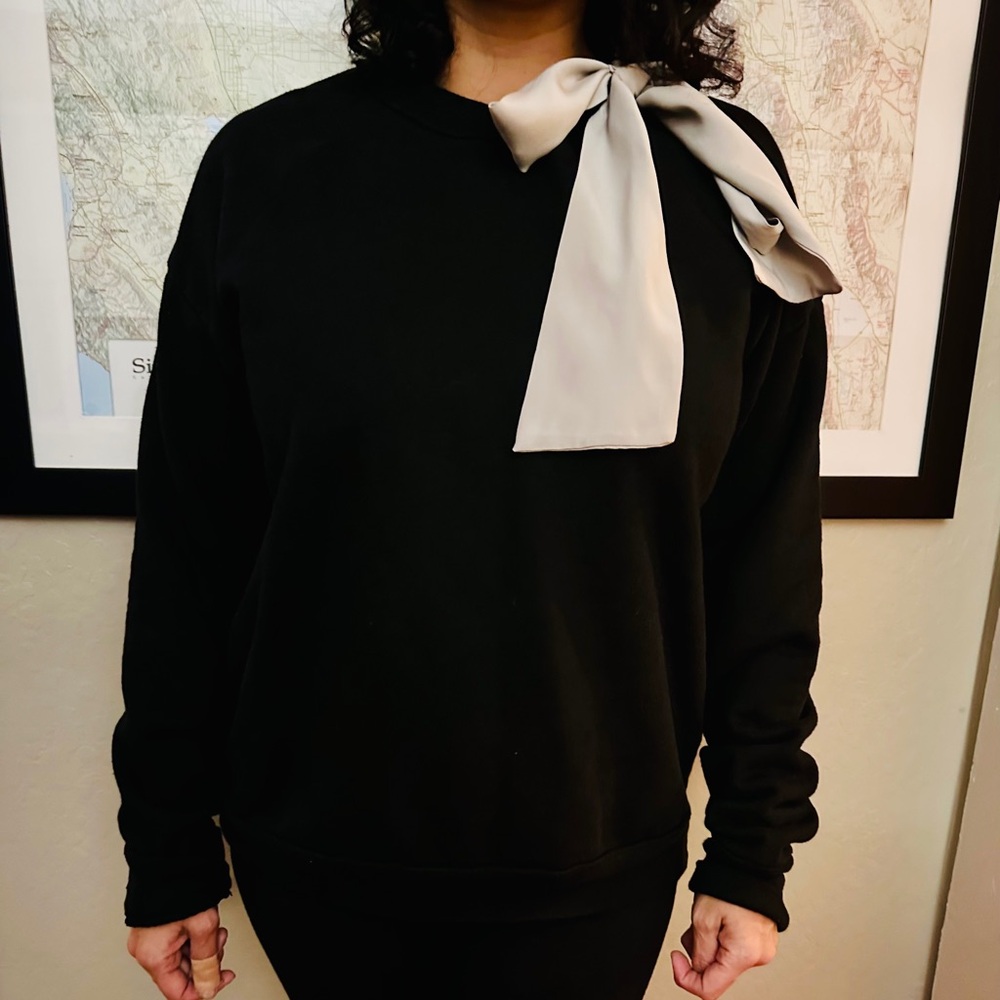 Frame Denim Black Sweatshirt with bow
